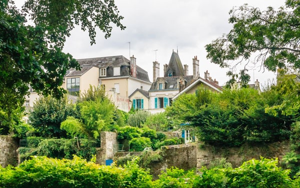 Vue de Quimperle (Kemperle), ville historique construite autour de deux rivières